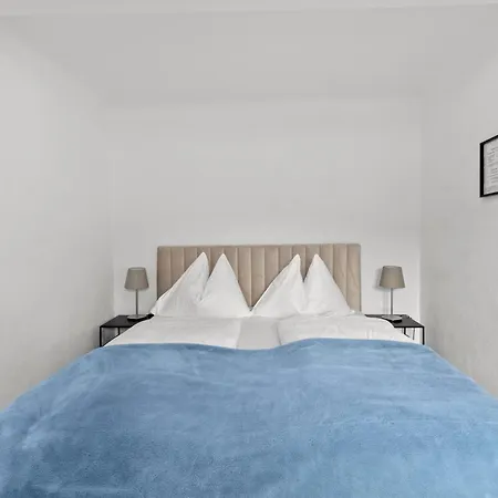 Farawayhomes Leoben #p72 *